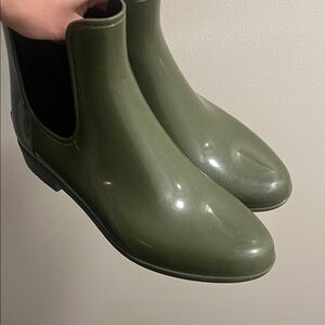 J. Crew Olive Green women  Chelsea Boots